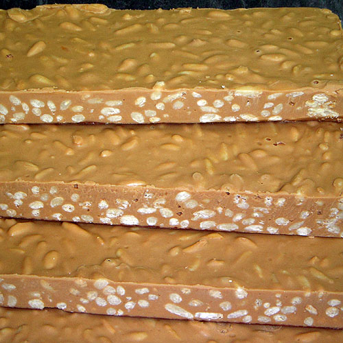 Turrón de PIÑONES